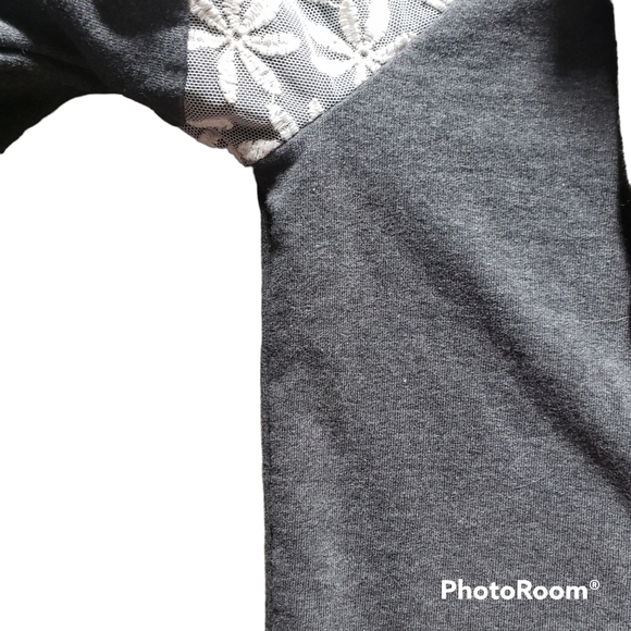 Picture Organic Pullover w/ Lace accents Grey Cowl Neck with Hoodie Size Medium - Picture 8 of 9